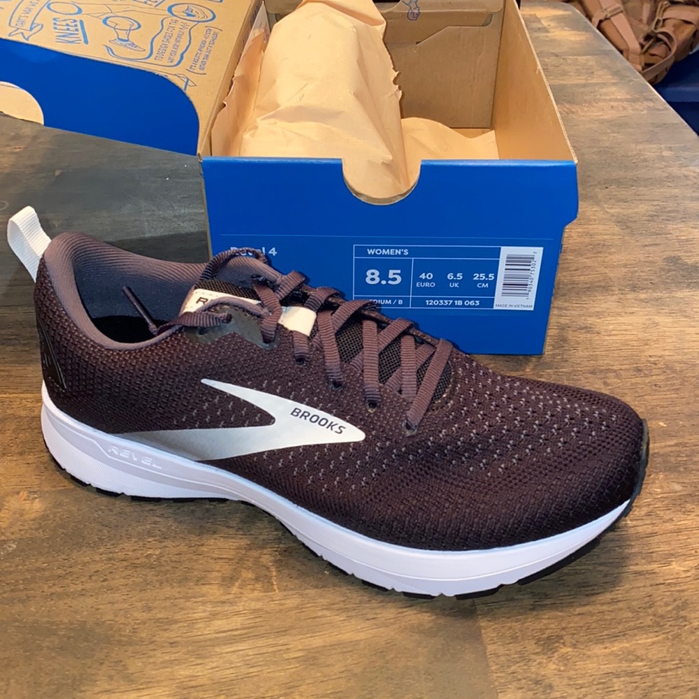 Brooks Revel 4 womens